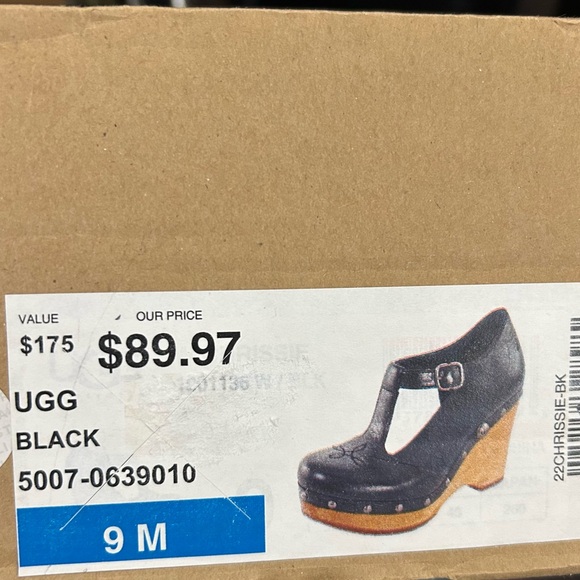 Ugg Chrissie size 9 - Picture 10 of 10